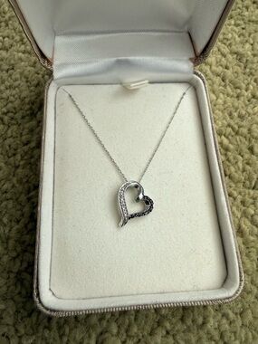 10K White Gold Heart Diamond Pendant Necklace